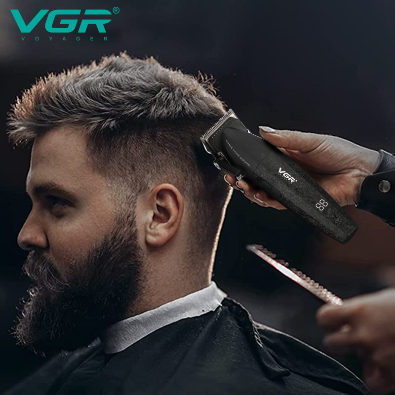VGR VOYAGER clipper in professional barber use